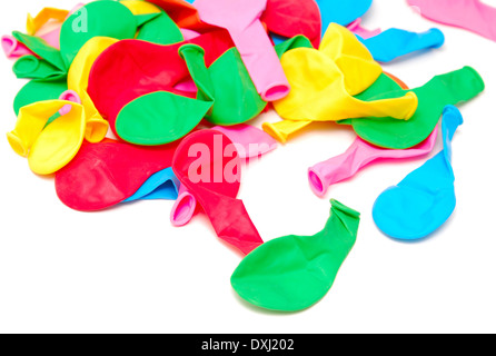 Multicolorful ballons dégonflés isolated on white Banque D'Images