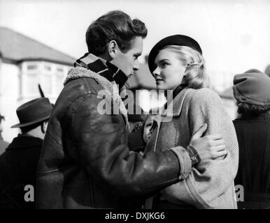 L'ÉTRANGER HUGGETTS (BR1949) PETER HAMMOND, SUSAN SHAW Banque D'Images