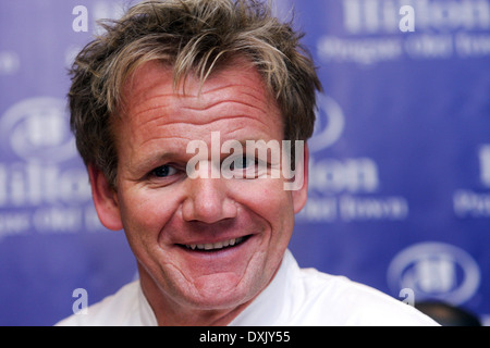 Gordon Ramsey riant, portrait, Prague, République Tchèque Banque D'Images