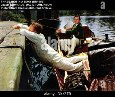 Trois HOMMES DANS UN BATEAU Banque D'Images