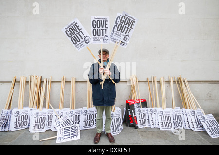 Des milliers d'enseignants et les partisans de mars à Londres le jour de grève l'écrou Banque D'Images