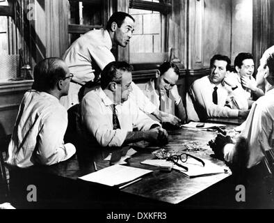 12 HOMMES EN COLÈRE Banque D'Images