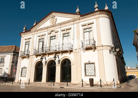 L'hôtel de ville (Camara Municipal) dans la vieille ville de Faro, Algarve, Portugal, Europe Banque D'Images