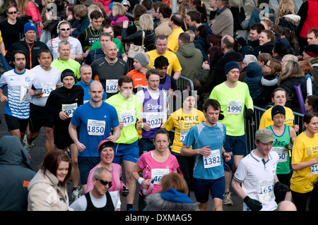 Le Demi-marathon de Coventry 2014 démarrer, Coventry, Royaume-Uni. Banque D'Images