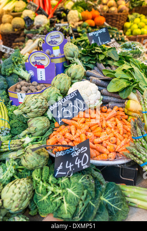 Légumes sur Borough Market,vente,Londres,Angleterre Banque D'Images