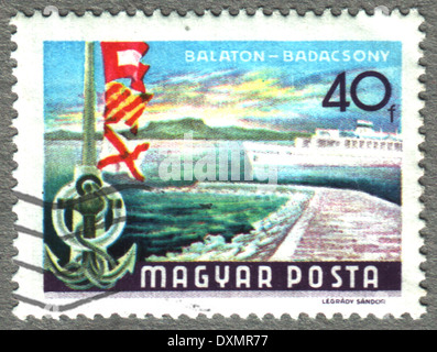 Hongrie - circa 1968 : timbre imprimé en Hongrie, représente le Lac Balaton à Badacsony, vers 1968 Banque D'Images