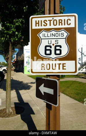 Panneau de l'historique Route 66 et une murale pour le Village de Gardner dans Gardner, Illinois, une ville le long de la Lincoln Highway Banque D'Images