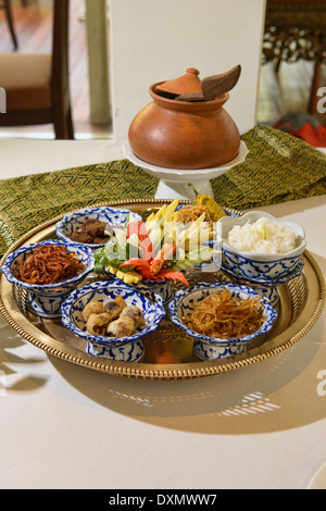 Belle portion de Khao chae, Palais Royal traditionnel de la cuisine thaïlandaise, Bangkok, Thaïlande Banque D'Images