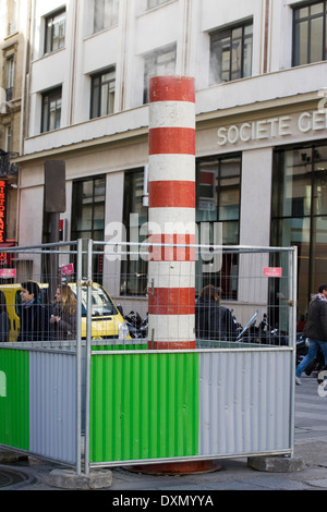 Évents de vapeur dans les rues de Paris France Banque D'Images