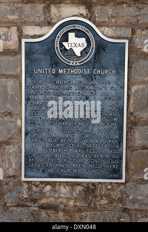 UNITED METHODIST CHURCH OF FAIRY Première église organisée en fée. Comptables comme 'Martin's Gap Mission méthodiste' le 3 juillet 1886, en vertu de l'abbé J. S. Moore. Les membres de la Charte étaient M. et Mme B. F. Anderson, M. et Mme Scott Steward, Lee Anderson, et Mmes Hattie Chenault, G. W. Goyne, Lou Harvey, et J. S. Moore. Bâtiment de l'église a été érigée première année, des terres pour elle et un presbytère étant donné par le capitaine bataille Fort, colon local. En 1888, l'adhésion était 122. En 1920, bâtiment d'origine a été remplacé par la structure actuelle. Des services continus ont eu lieu ici depuis la fondation de l'église. Banque D'Images