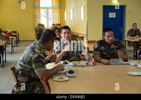 Muellheim, Allemagne, les soldats à la cantine de la Caserne - Schumann Robert - Banque D'Images