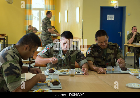 Muellheim, Allemagne, les soldats à la cantine de la Caserne - Schumann Robert - Banque D'Images