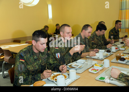 Muellheim, Allemagne, les soldats à la cantine de la Caserne - Schumann Robert - Banque D'Images
