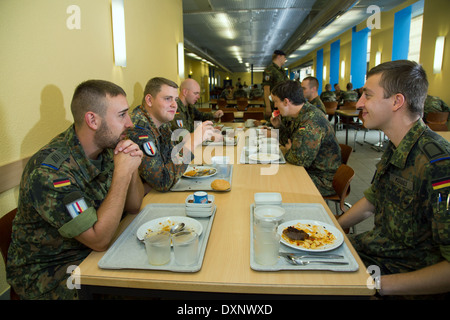 Muellheim, Allemagne, les soldats à la cantine de la Caserne - Schumann Robert - Banque D'Images