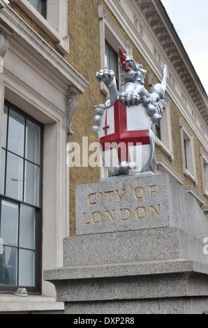 City of London Corporation et dragon shield, London Bridge, London, UK. Banque D'Images