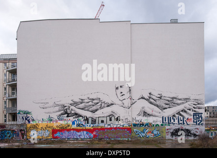 Berlin, Allemagne, mur de feu avec graffiti Banque D'Images