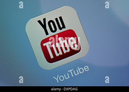 Oldenburg, Allemagne, l'application YouTube sur un smartphone Banque D'Images