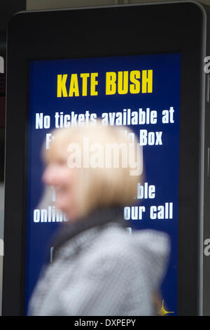 London UK. 28 mars 2014. Les billets pour les concerts de Kate Bush se sont vendus en 15 minutes après le chanteur auteur-compositeur a annoncé une série de dates de concert. Kate Bush fera un retour sur scène en direct après 35 ans commençant à l'Hammersmith Apollo dans le courant de l'année Crédit : amer ghazzal/Alamy Live News Banque D'Images