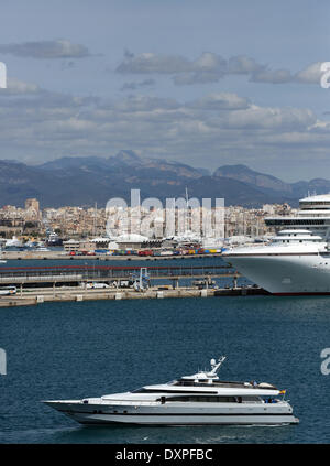 Le yacht de Fortuna, ancienne propriété de la Famille Royale espagnole la voile à Majorque. En ce moment nommé Foners Banque D'Images