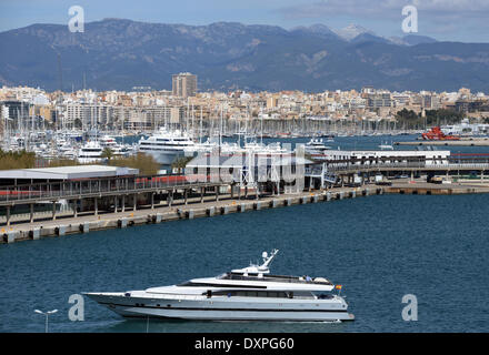 Le yacht de Fortuna, ancienne propriété de la Famille Royale espagnole la voile à Majorque. En ce moment nommé Foners Banque D'Images