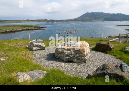 "Sanctuaire" de Roddy Mathieson, sur la rive du Loch Euphort, North Uist, Scotland, UK Banque D'Images