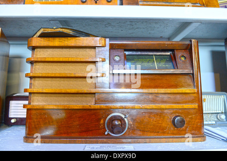 Les Radios antiques au Hoswick Visitor Museum Shetland Ecosse Banque D'Images