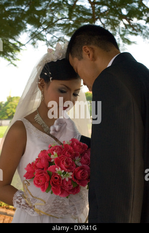 Photographe de mariage. Mariage à Norodom Blvd Phnom Penh. Mariage en Khmer, il a beaucoup de cérémonies tenues dans l'ordre chronologique Banque D'Images