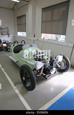 Morgan Motor Car Factory montrant un 3 Wheeler dans la production. Tourné en septembre 2013 Banque D'Images