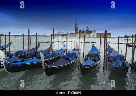 Bateau traditionnel en bois à Venise gondoles close up et détail Banque D'Images