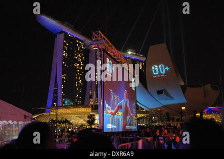 Singapour. Mar 29, 2014. Photo prise le 29 mars 2014. montre la vue de la Marina Bay pendant l'heure de la Terre à Singapour. © Chen Jipeng/Xinhua/Alamy Live News Banque D'Images