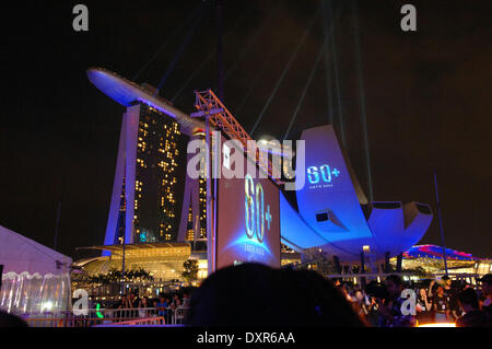 Singapour. Mar 29, 2014. Photo prise le 29 mars 2014. montre la vue de la Marina Bay pendant l'heure de la Terre à Singapour. © Chen Jipeng/Xinhua/Alamy Live News Banque D'Images