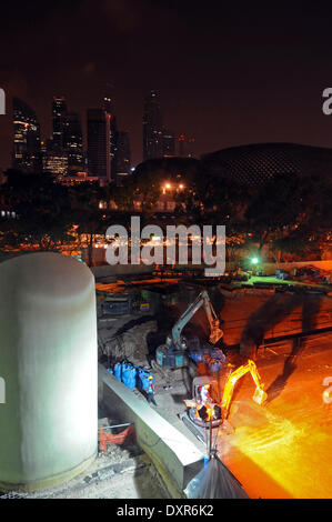 Singapour. Mar 29, 2014. Photo prise le 29 mars 2014 montre la vue de la Marina Bay pendant l'heure de la Terre à Singapour. Credit : Puis Chih Wey/Xinhua/Alamy Live News Banque D'Images