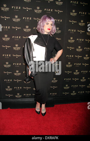 Las Vegas, NV, USA, 28 mars 2014 : Kelly Osbourne en tant que FIZZ Las Vegas célèbre son ouverture officielle et l'anniversaire de Sir Elton John à l'intérieur de Caesars Palace, Las Vegas, NV le 28 mars 2014. ENT/Alamy Live News Banque D'Images