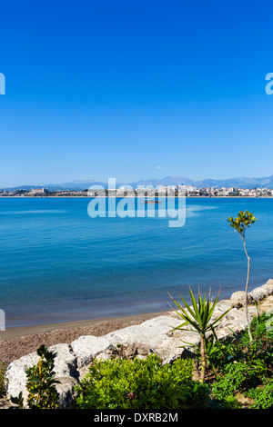 Vue de la vieille ville vers le resort plages et zone de l'hôtel à l'ouest, Côté, Antalya Province, Turkey Banque D'Images