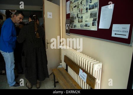 Istanbul, Turquie. 30Th Mar, 2014. La Turquie les gens vont aux urnes pour les élections locales, le dimanche 30 mars 2014 Credit : © Bikem Ekberzade/Alamy Live News Banque D'Images