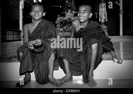 Le Myanmar, Tangoo, jeunes moines Banque D'Images