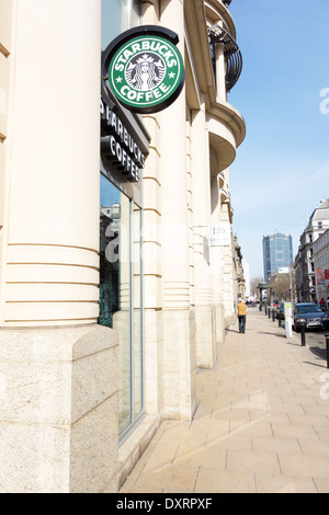 Café Starbucks dans le centre de Birmingham UK Banque D'Images