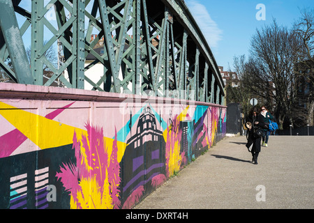 Pont peint à Camden, NW1, Londres, Royaume-Uni Banque D'Images