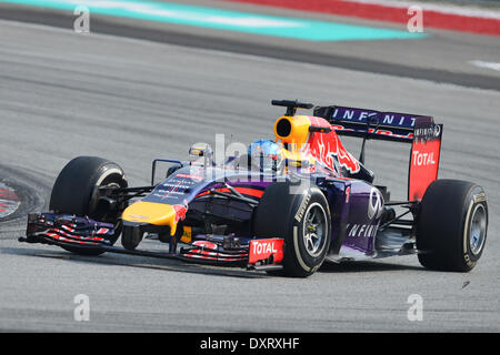 Sepang, en Malaisie. 30Th Mar, 2014. Sebastian Vettel (Red Bull) de l'Allemagne conduit au cours de la Formule Un Grand Prix de Malaisie à Sepang Circuit International de Sepang, Malaisie, le 30 mars 2014. Credit : Chong Chung Voon/Xinhua/Alamy Live News Banque D'Images