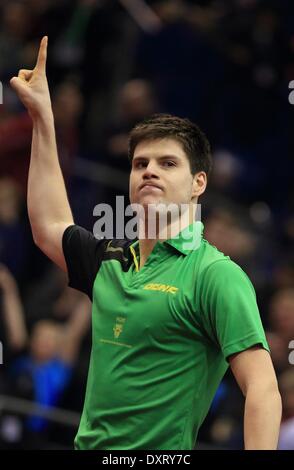 Magdeburg, Allemagne. 30Th Mar, 2014. Le joueur allemand Dimitrij Ovtcharov célèbre sa victoire contre le Japon au cours de l'Mizutani German Open à la Getec arena de Magdeburg, Allemagne, 30 mars 2014. Photo : Jens Wolf/dpa/Alamy Live News Banque D'Images