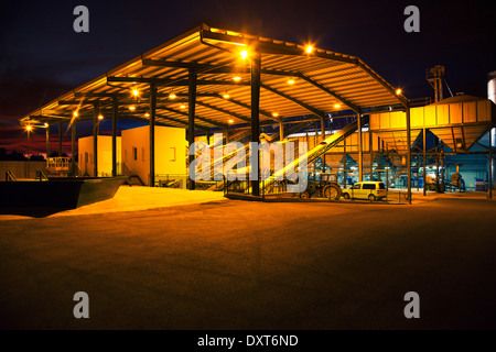 Grenier Éclairé de nuit Banque D'Images