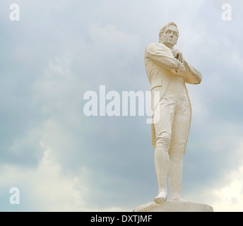 Statue de Sir Thomas Stamford Raffles - mieux connu pour être le fondateur de la ville de Singapour. Banque D'Images