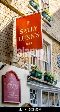 Avis de Sally Lunn's friterie dans la belle ville de Bath dans le Somerset, England, UK. Banque D'Images