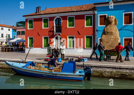 Fruits et légumes Mobile Shop, l'île de Burano, Veneto, Italie Banque D'Images