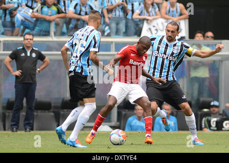 Porto Alegre, Brésil. 30Th Mar, 2014. Barco et Willians dans le dernier match de championnat Gaucho entre Gremio et l'Internacional de Porto Alegre, joué à l'Arena do Gremio, le 30 mars 2014. Photo : Edu/Nurphoto Urbanandsport Andrade/edu/NurPhoto © Andrade/ZUMAPRESS.com/Alamy Live News Banque D'Images