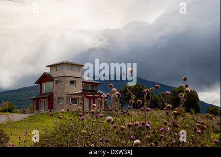 Casita de montaña- Lago Lolog - San Martín de los Andes Banque D'Images