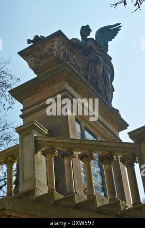 Tombe d'Alfons Mucha, peintre tchèque, cimetière Vysehrad, Prague, République Tchèque, Europe Banque D'Images