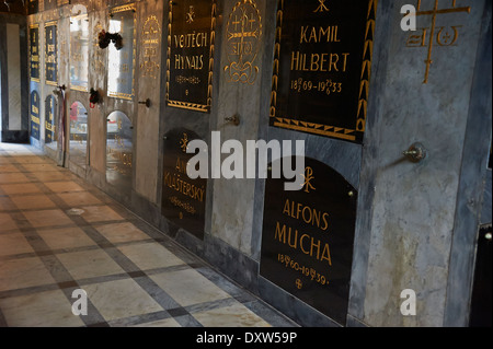 Tombe d'Alfons Mucha, peintre tchèque, cimetière Vysehrad, Prague, République Tchèque, Europe Banque D'Images