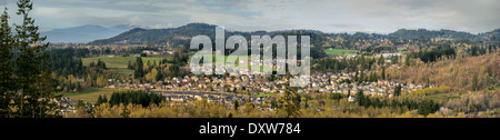 Happy Valley lotissement résidentiel de banlieue dans la région de Clackamas Comté Oregon avec Mount Panorama Talbert Banque D'Images