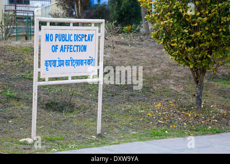 L'Inde, Dehradun. Inscrivez-vous sur le temple bouddhiste de Dehradun et monastère de Mindroling. Pas d'affichage de l'affection. Banque D'Images